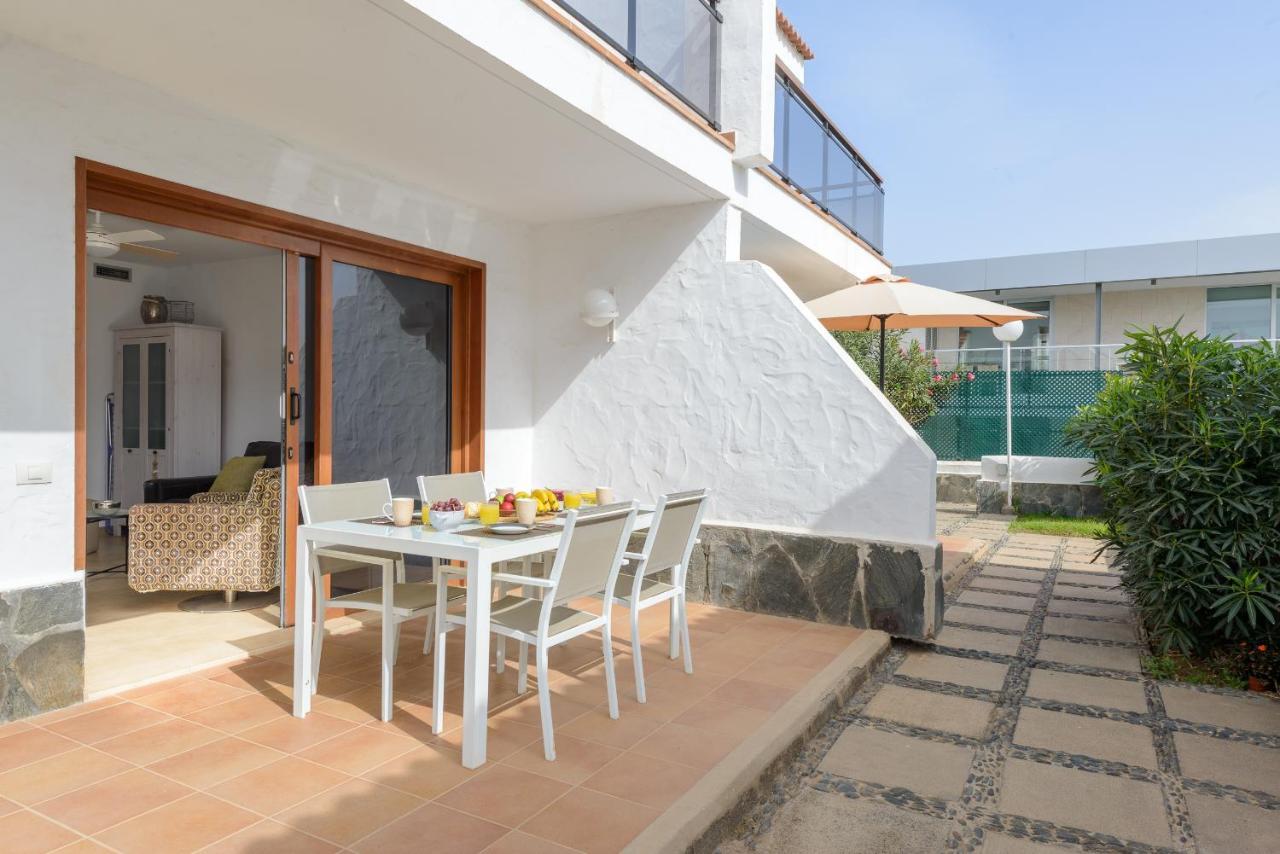 Bonito bungalow con piscina junto a la playa San Bartolomé Exterior foto