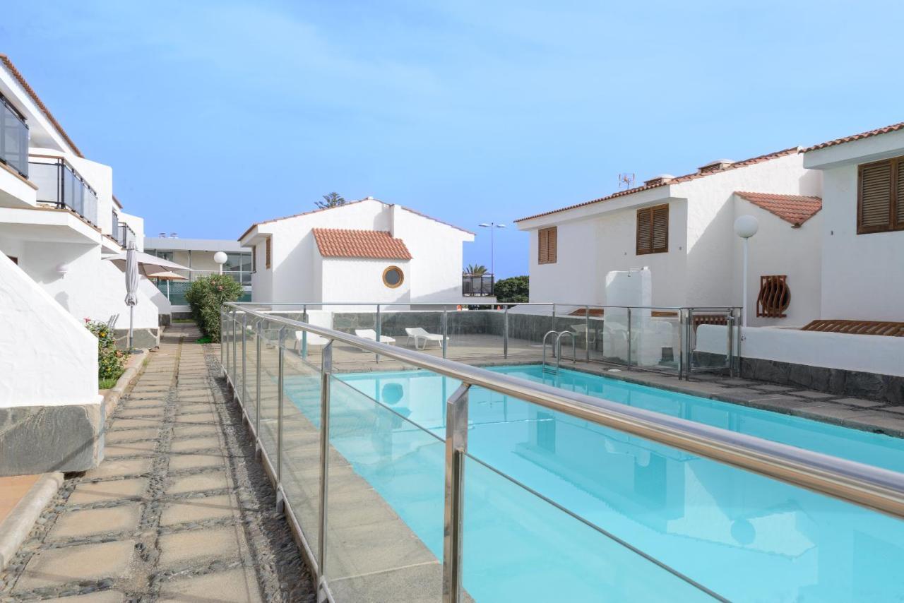 Bonito bungalow con piscina junto a la playa San Bartolomé Exterior foto
