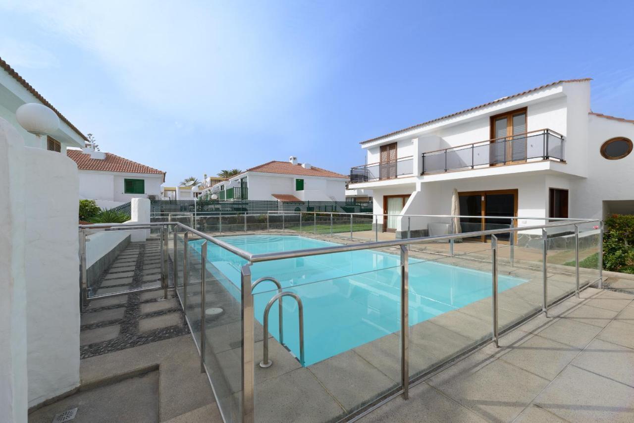 Bonito bungalow con piscina junto a la playa San Bartolomé Exterior foto